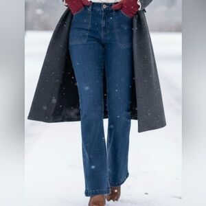 M K flare leg Blue Jeans size 6, nice for any occasion, see measurements